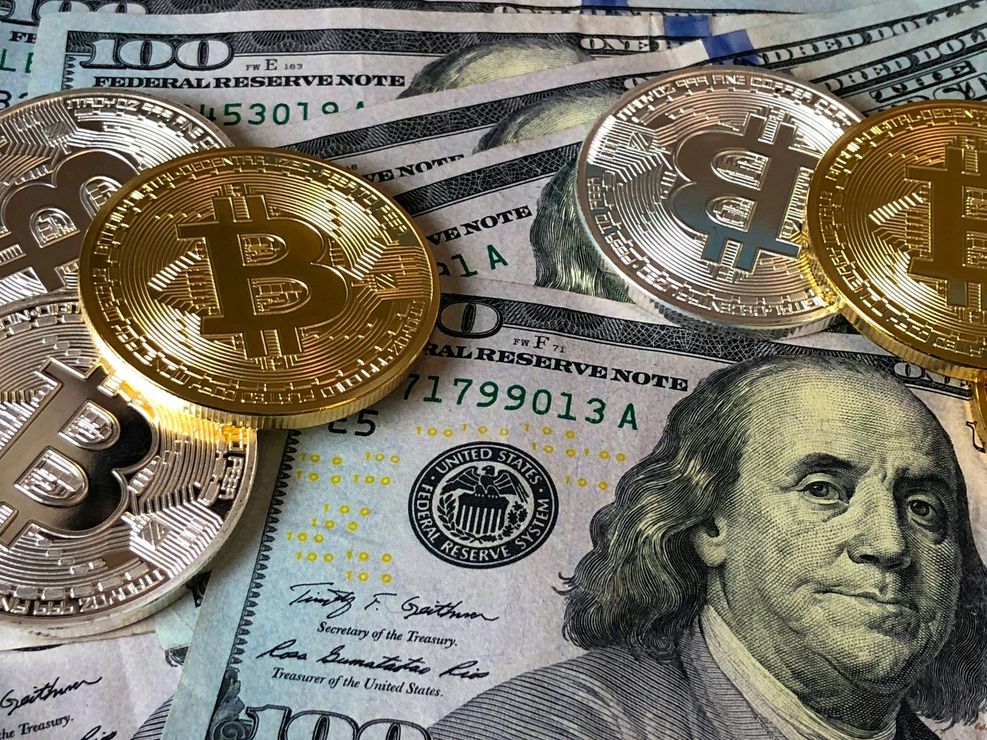 what is the value of one bitcoin in us dollars